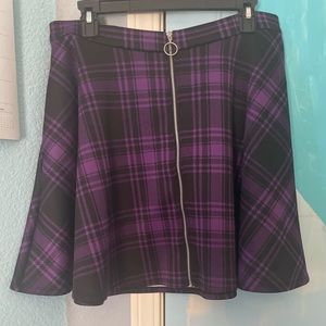 Purple plaid skirt
Brand: Hot Topic
Size: XL
Condition: brand new un-worn